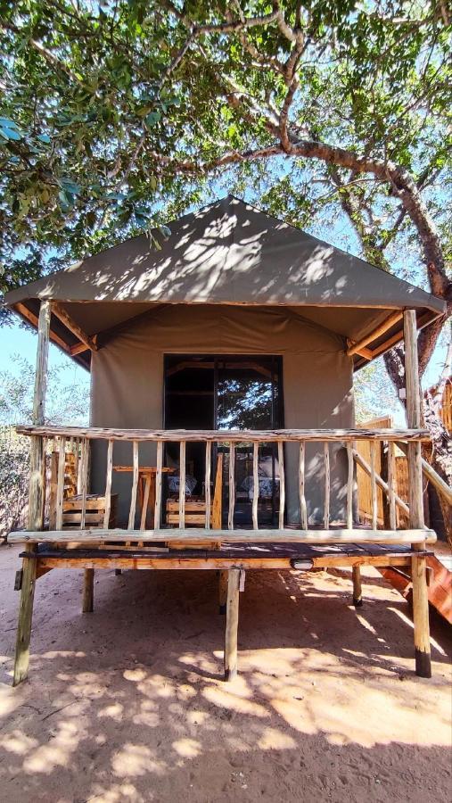 Elephant Trail Guesthouse And Backpackers Касане Екстериор снимка