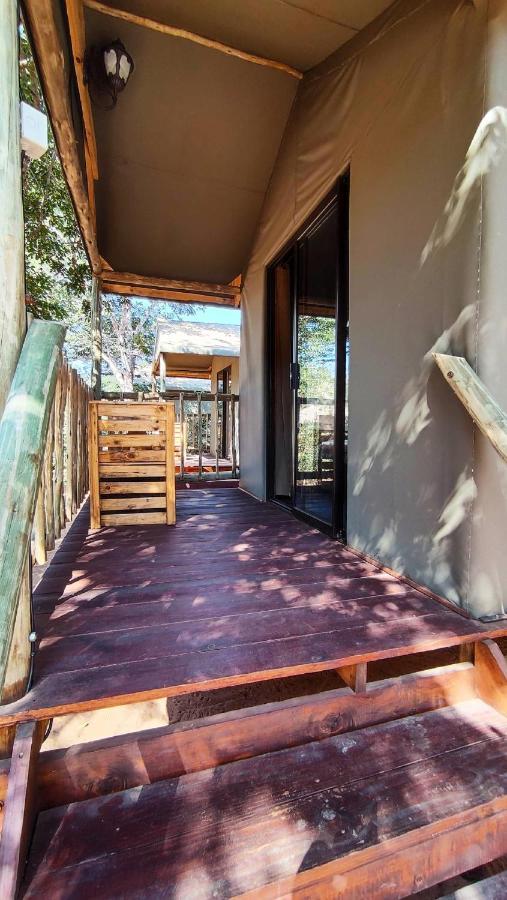Elephant Trail Guesthouse And Backpackers Касане Екстериор снимка