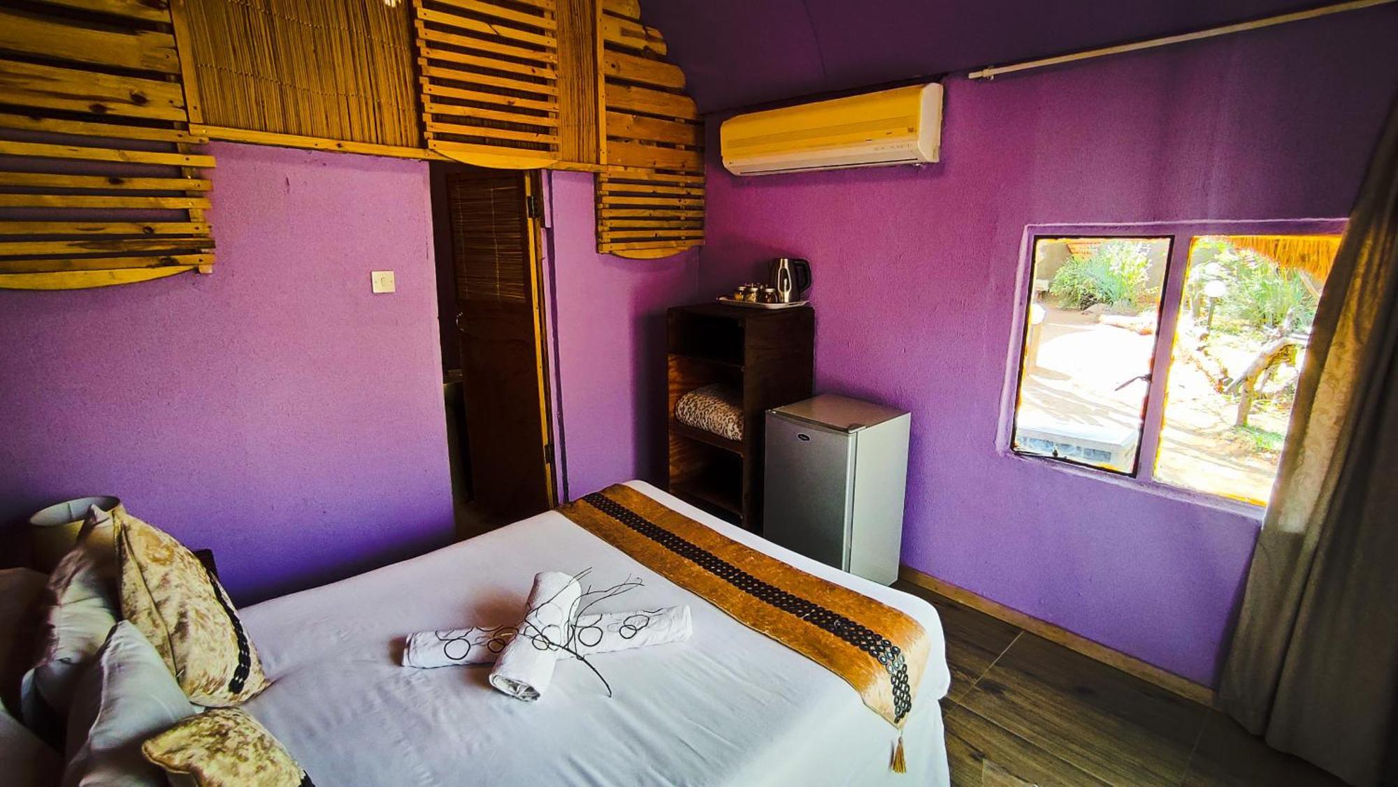 Elephant Trail Guesthouse And Backpackers Касане Стая снимка